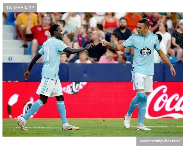 奎斯塔与德罗西教练对比，帕尔马热那亚保级战战术博弈